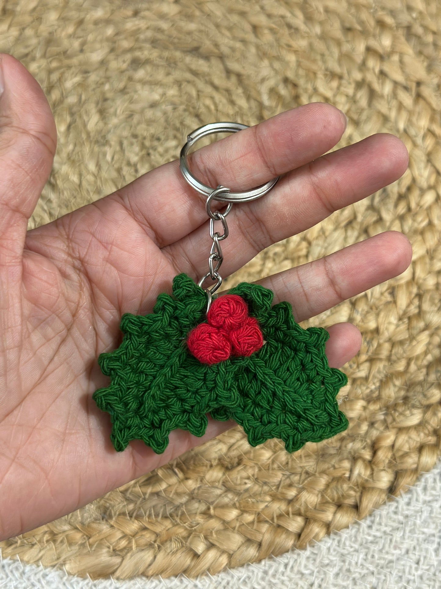 Christmas holy leaf keychain