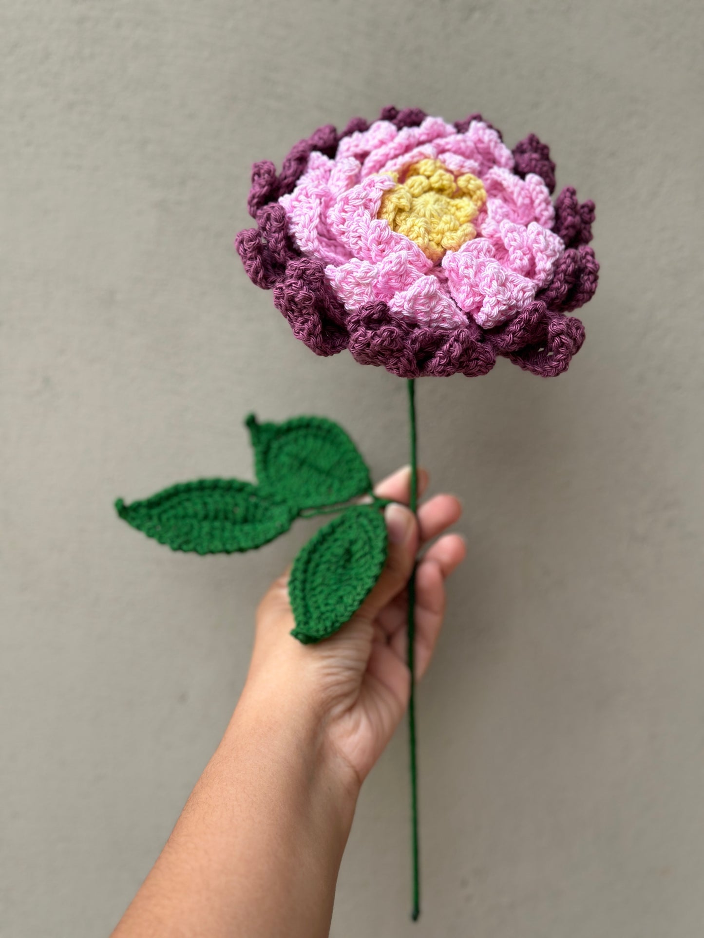 Crochet dahlia flower bouquet